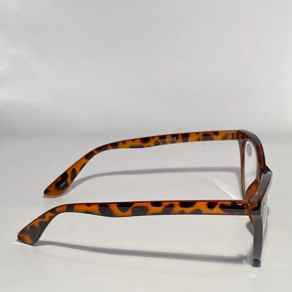 0772 Reading Glasses 1.50 Readers Tortoise Modified Cateye Frames NWT